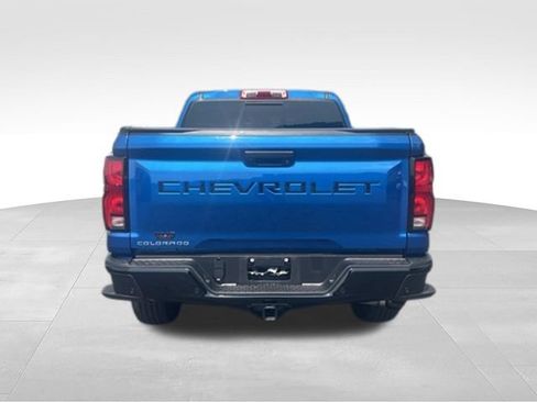 Used 2023 Chevrolet Colorado Z71 w/ Z71 Convenience Package 2 AWD/4WD image 3