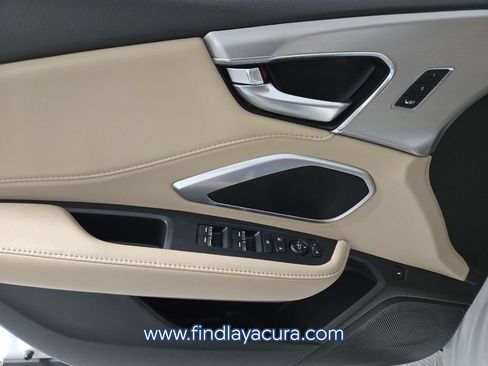 Used 2024 Acura RDX SH-AWD image 21