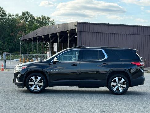 Used 2019 Chevrolet Traverse LT w/ LT Premium Package AWD/4WD image 10
