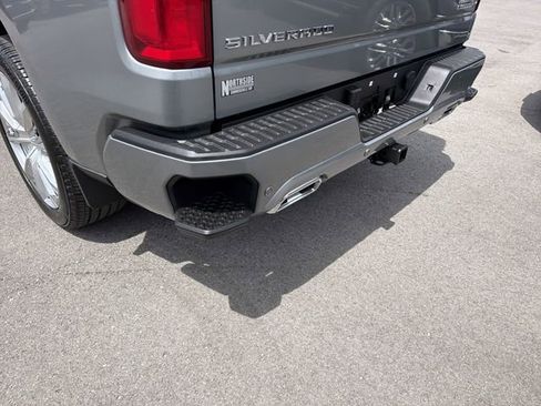 Used 2026 Chevrolet Silverado 1500 High Country AWD/4WD image 10