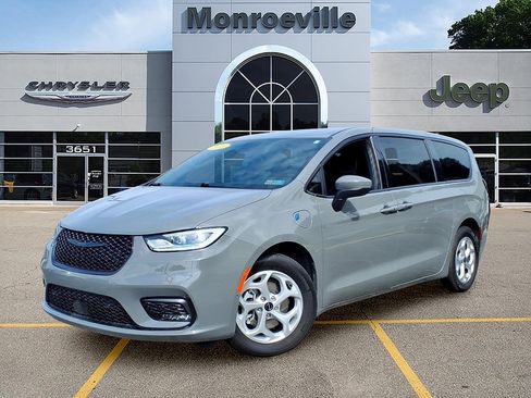 Certified 2023 Chrysler Pacifica Touring-L w/ S Appearance Package FWD image 1