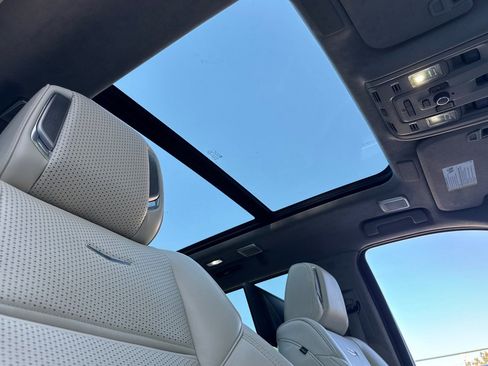 Used 2022 Cadillac Escalade ESV Sport Platinum w/ Heavy-Duty Trailer Package image 16