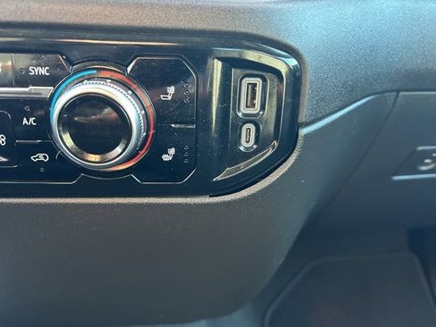 Used 2025 GMC Sierra 1500 SLT image 30