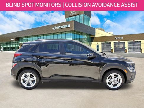 Used 2023 Hyundai Kona SEL w/ Cargo Package FWD image 4