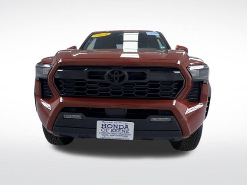 Used 2025 Toyota Tacoma TRD Off-Road AWD/4WD image 3