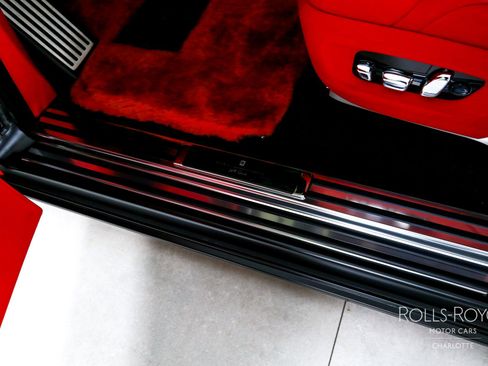 Used 2024 Rolls-Royce Phantom Extended Wheelbase w/ The Phantom Package image 17