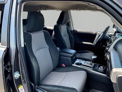 Used 2019 Toyota 4Runner SR5 AWD/4WD image 28