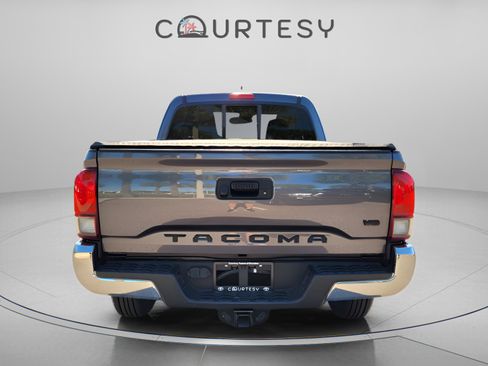 Used 2021 Toyota Tacoma SR5 image 5