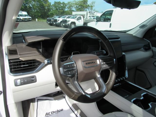 Used 2024 GMC Acadia Denali w/ Super Cruise Package FWD image 12