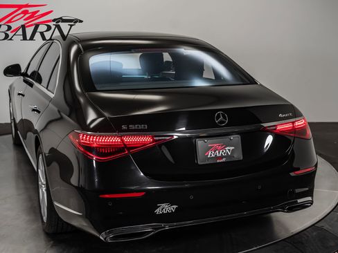 Used 2022 Mercedes-Benz S 500 4MATIC w/ 3D Technology Package image 10