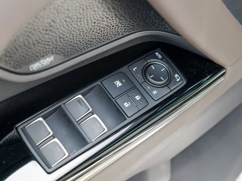Used 2024 Lexus LX 600 4WD w/ Appearance Package image 19