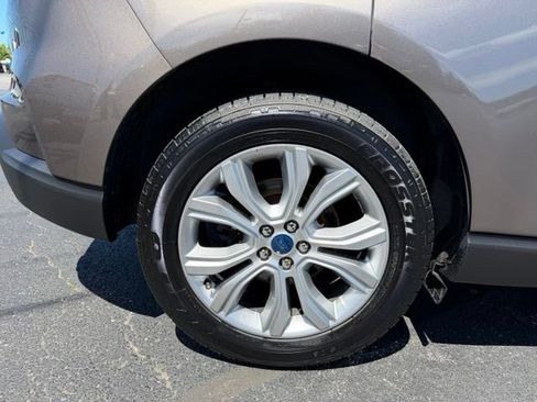 Used 2019 Ford Edge Titanium FWD image 20