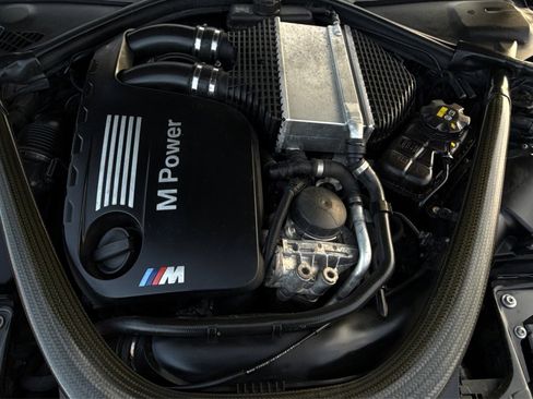 Used 2016 BMW M4 Convertible image 10