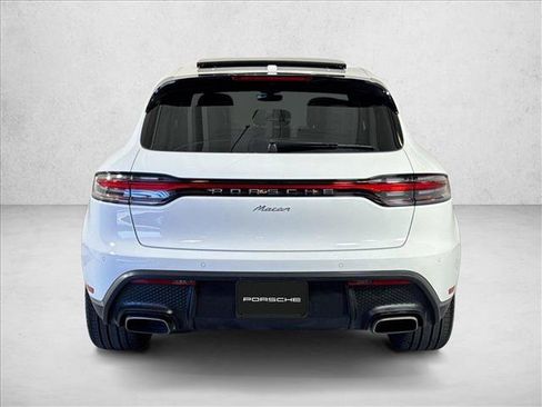 Certified 2025 Porsche Macan AWD/4WD image 10