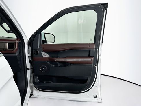 Used 2024 Ford Expedition Max Limited image 35