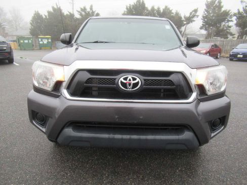 Used 2012 Toyota Tacoma 2WD Access Cab w/ SR5 Pkg image 2