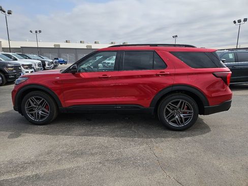 New 2026 Ford Explorer ST-Line image 7