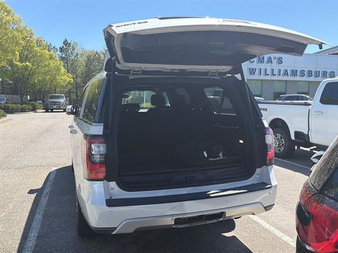 Used 2021 Ford Expedition Max Limited image 9
