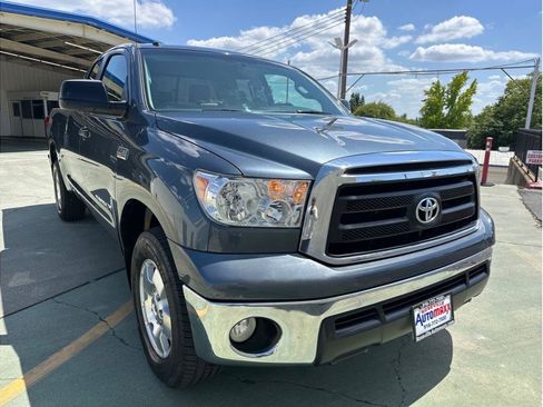 Used 2010 Toyota Tundra 4x4 Double Cab image 3