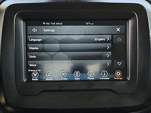 Used 2018 Jeep Renegade Latitude w/ Advanced Technology Group FWD image 22