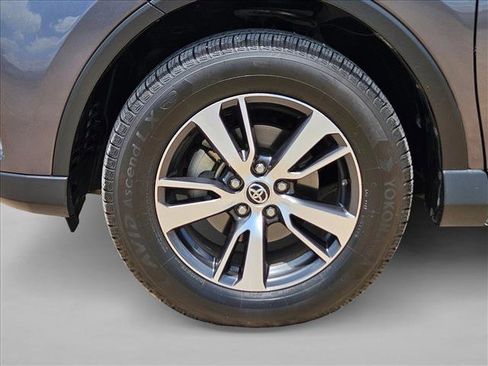 Used 2016 Toyota RAV4 XLE AWD/4WD image 22