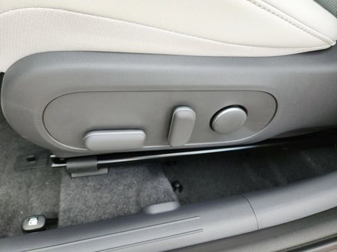 New 2026 Hyundai Kona SEL Premium image 17