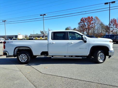 Used 2024 Chevrolet Silverado 2500 LT image 3