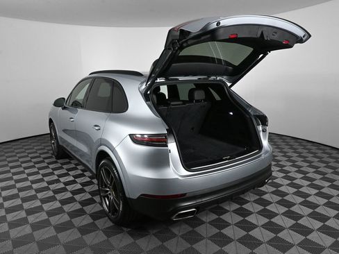 Used 2021 Porsche Cayenne AWD/4WD image 30