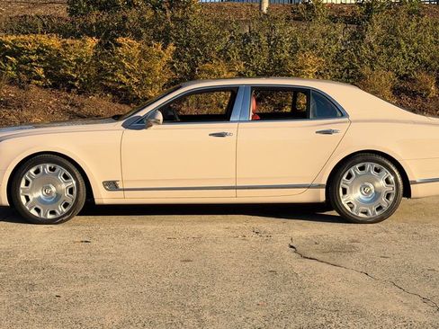 Used 2019 Bentley Mulsanne image 9