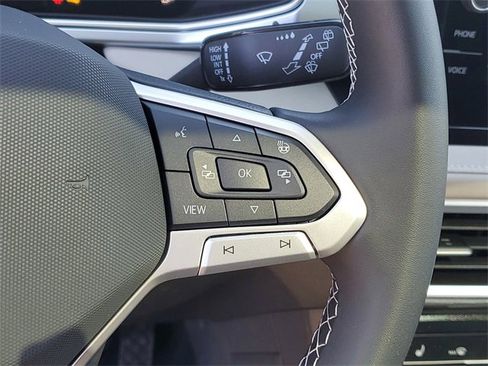 New 2025 Volkswagen Taos SE image 24