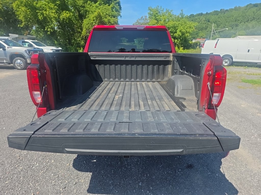 Used 2022 GMC Sierra 1500 Elevation w/ LPO, Elevation Black Package AWD/4WD image 10