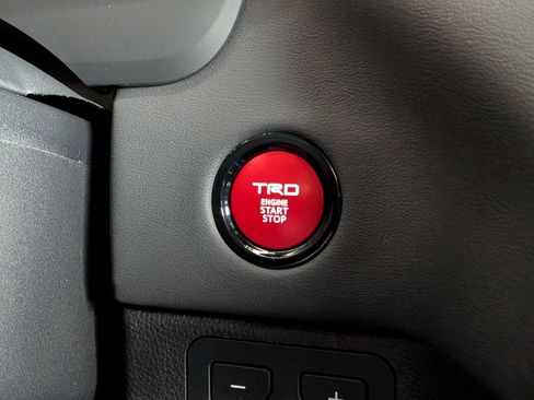 New 2026 Toyota Tundra Platinum AWD/4WD image 12