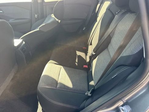 Used 2023 Nissan Rogue SV image 16