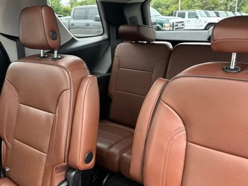 Used 2018 Chevrolet Traverse High Country AWD/4WD image 24