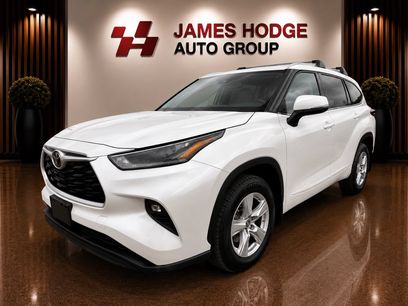 Used 2022 Toyota Highlander LE