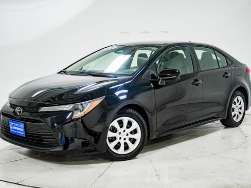Used 2024 Toyota Corolla LE FWD image 1