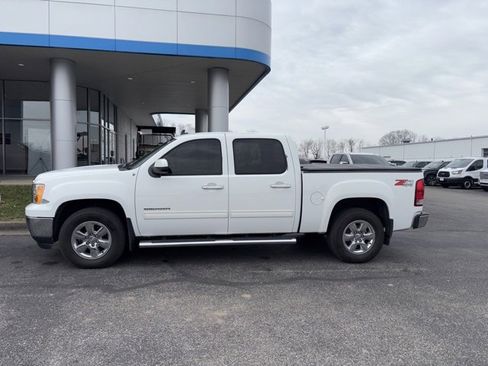 Used 2011 GMC Sierra 1500 SLT w/ SLT Convenience Package image 2