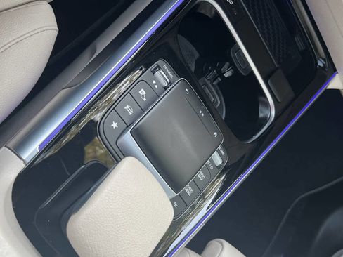 Used 2021 Mercedes-Benz GLB 250 GLB 250 4MATIC AWD 4dr SUV image 32