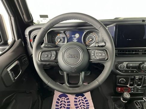 Used 2026 Jeep Wrangler Unlimited Rubicon AWD/4WD image 20
