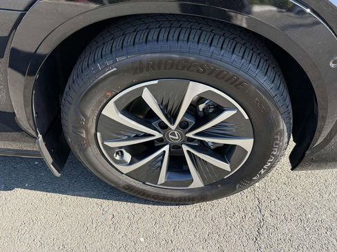 Used 2025 Lexus RZ 450e w/ Technology Package AWD/4WD image 7