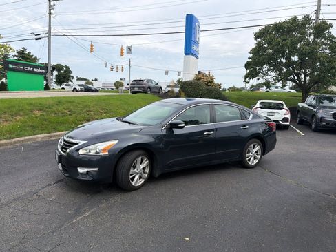 Used 2015 Nissan Altima 2.5 SL FWD image 2