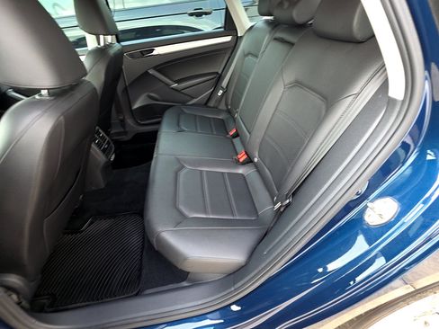 Used 2019 Volkswagen Passat 2.0T Wolfsburg w/ Wheels & Sunroof Package image 20