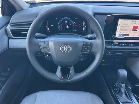 Used 2026 Toyota Camry LE w/ Convenience Package image 14