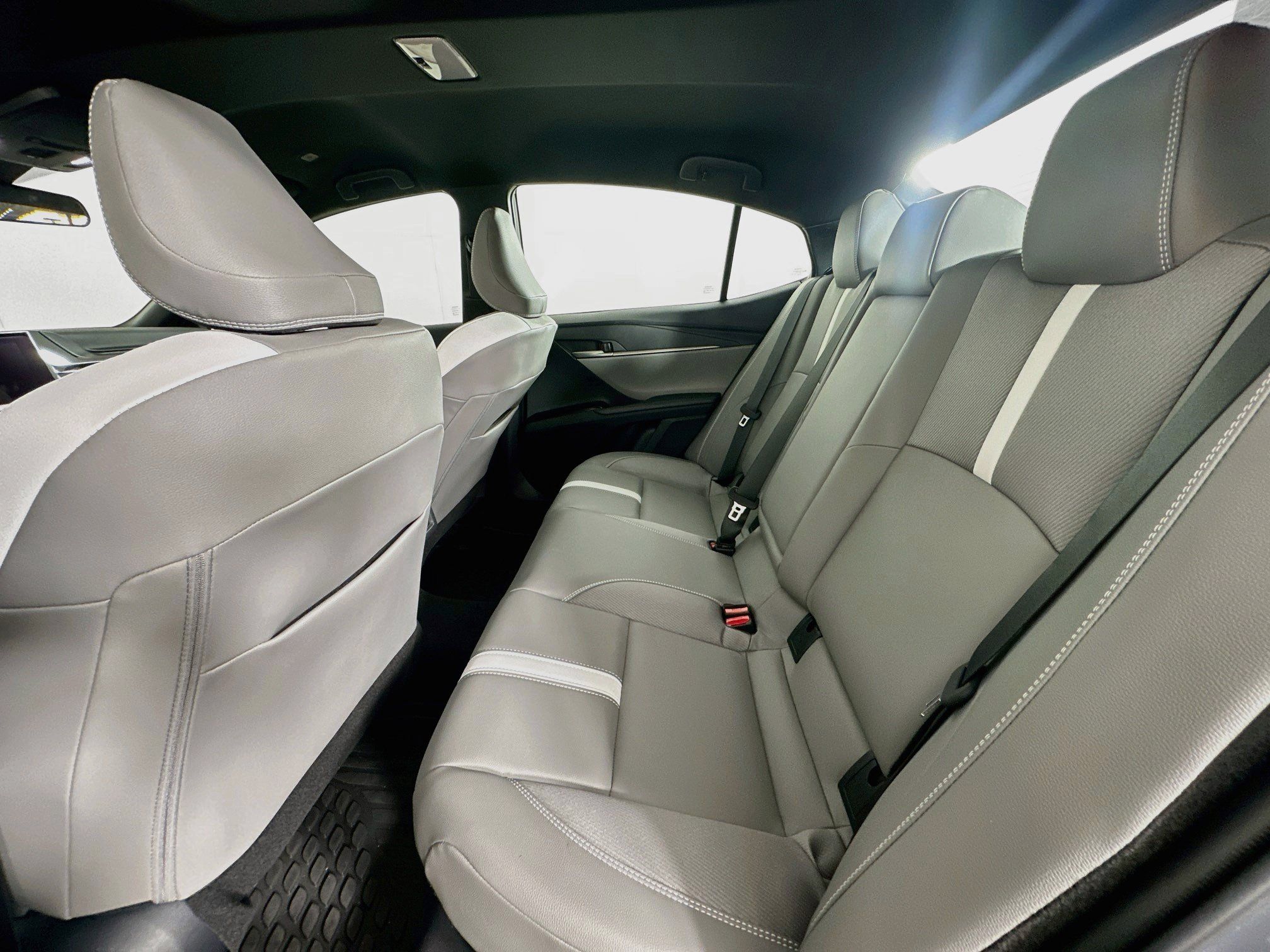 Used 2026 Toyota Camry SE FWD image 26