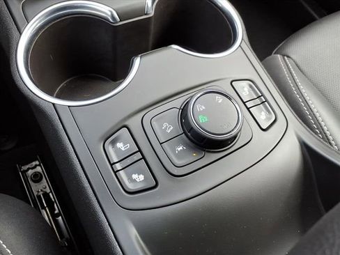 Used 2022 GMC Terrain SLT AWD/4WD image 33