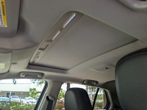 Used 2016 Chevrolet Trax LTZ FWD image 16