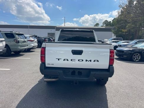 Used 2024 Toyota Tacoma SR AWD/4WD image 4