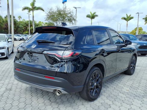 Used 2025 Honda HR-V Sport image 11