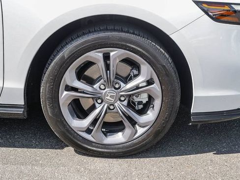 Used 2024 Honda Accord EX-L image 10