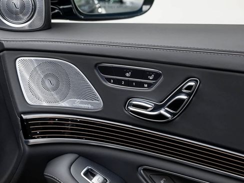 Used 2020 Mercedes-Benz Maybach S 560 4MATIC image 54